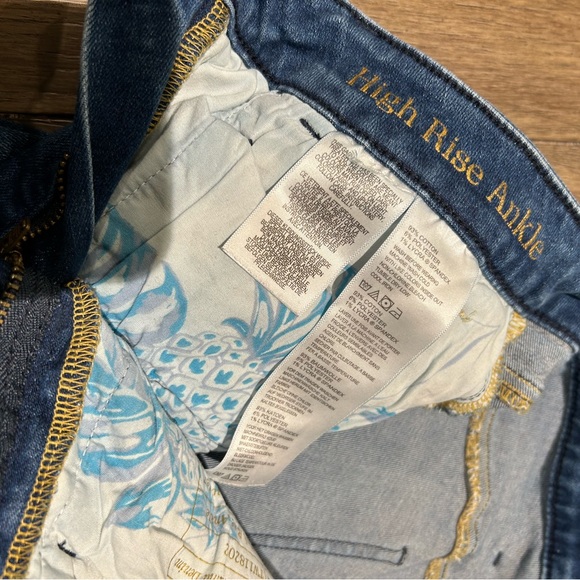 Women’s Tommy Bahama Jeans - Picture 5 of 6